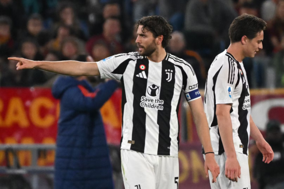 Roma e Juve si ‘annullano’ a vicenda, allo Stadio Olimpico finisce 1-1. Apre Locatelli al volo, pareggia Shomurodov ad inizio ripresa.